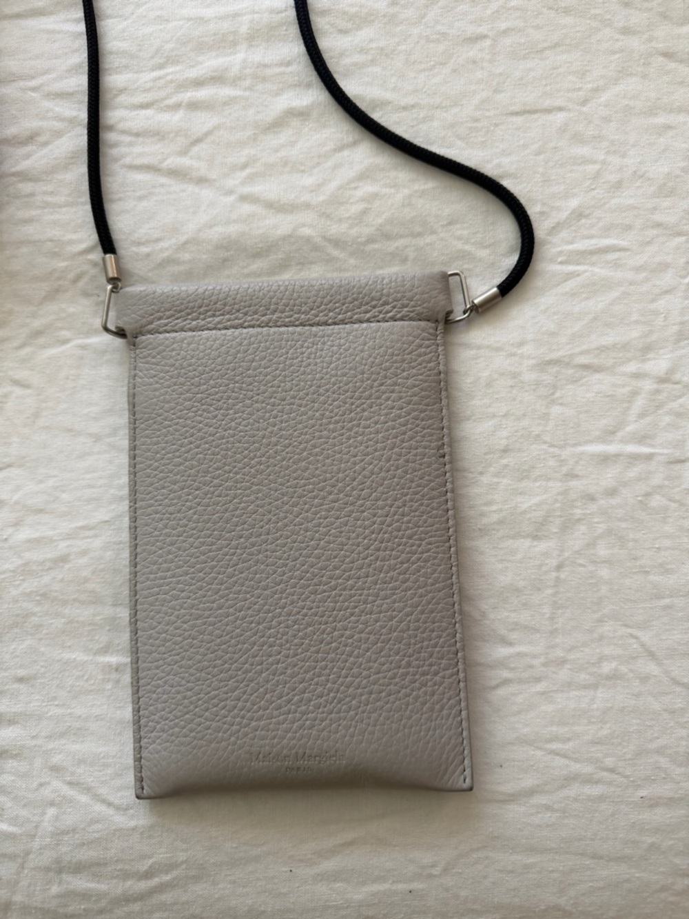Maison Martin Margiela Light Gray Leather Crossbody Pouch with Black Strap - Picture 4 of 5